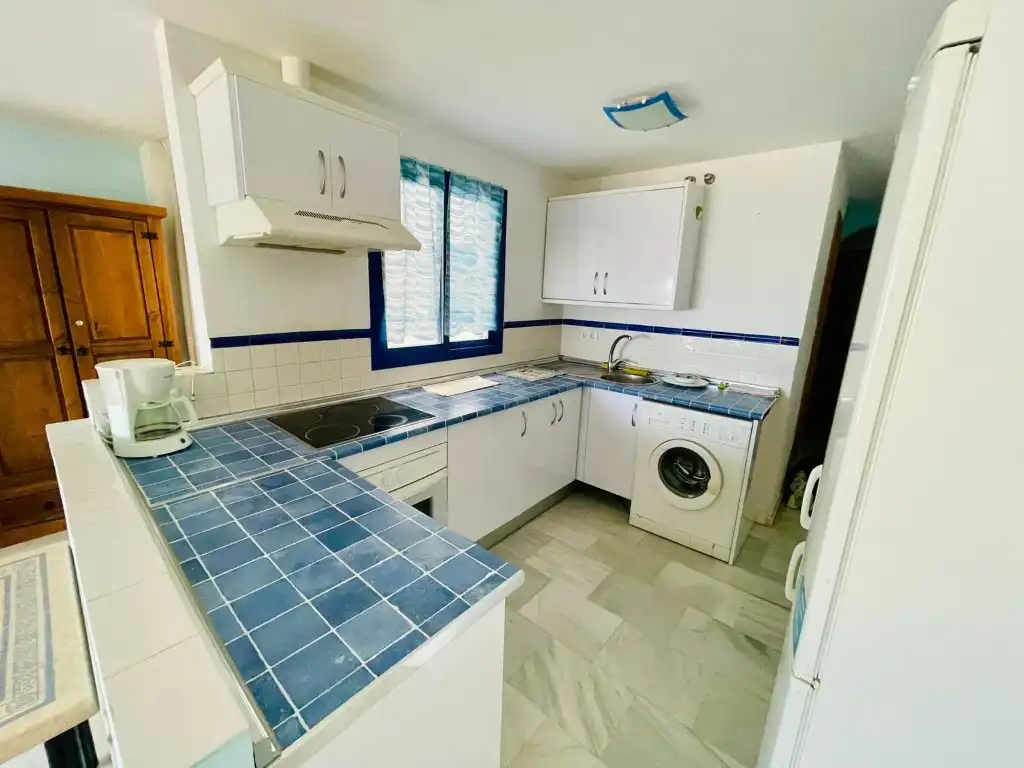 Küche von Wohnung zum Verkauf in Torrox mit Klimaanlage, Terrasse und Möbliert