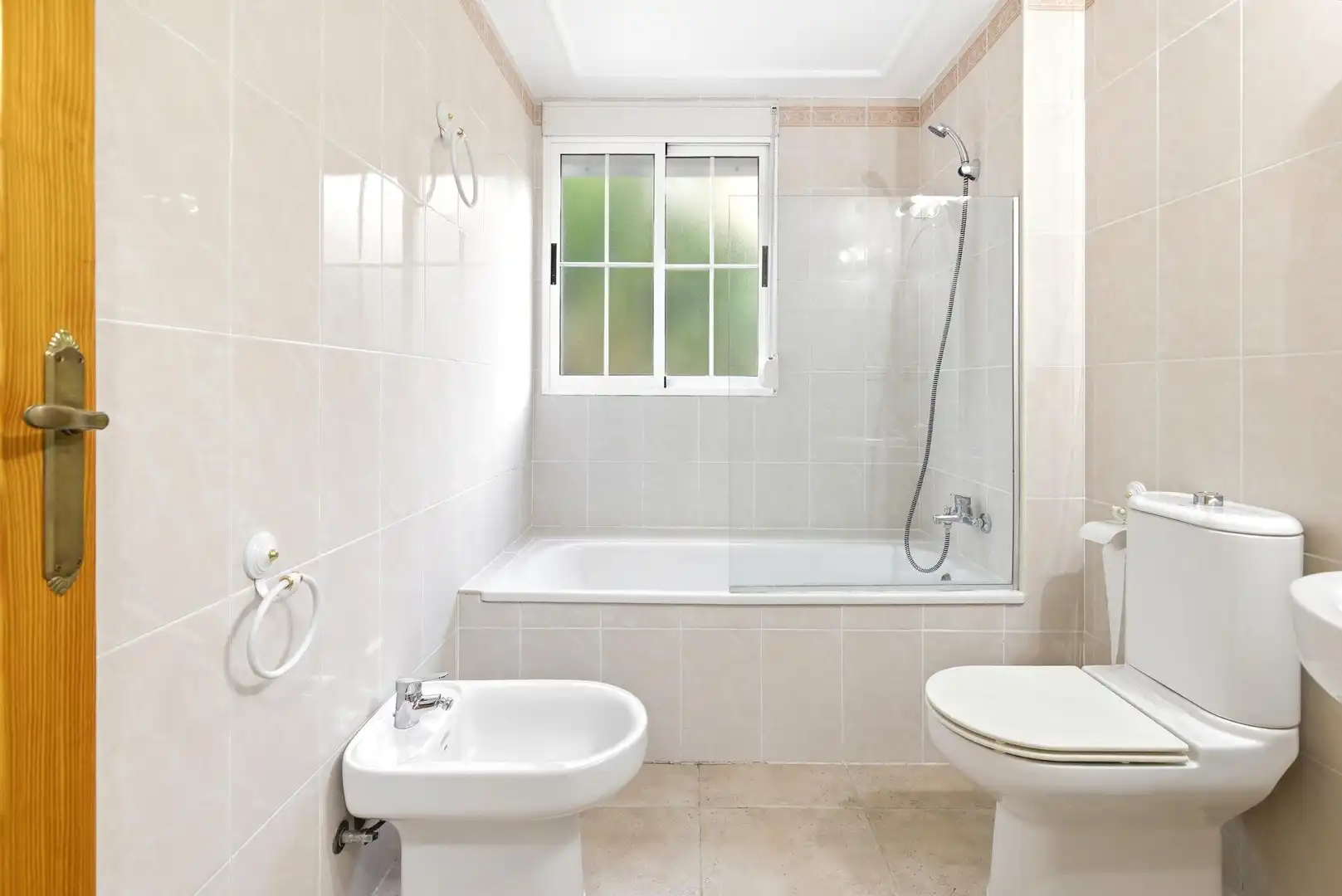 Baño de Casa adosada en venta en Xàtiva con Aire acondicionado, Terraza y Trastero