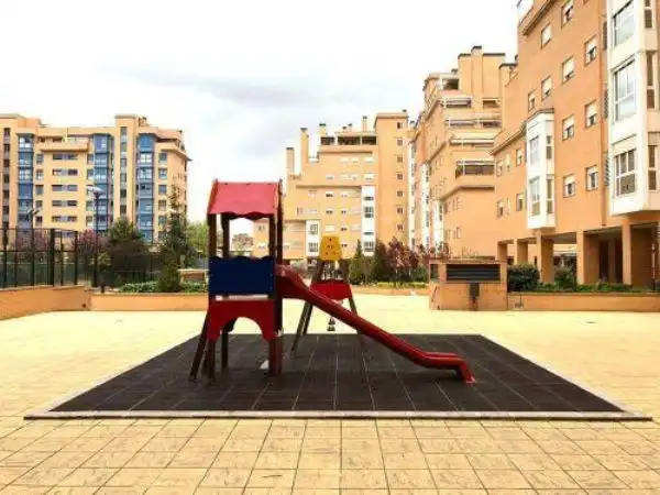 Vista exterior de Pis de lloguer en Madrid amb Aire condicionat, Calefacció i Traster