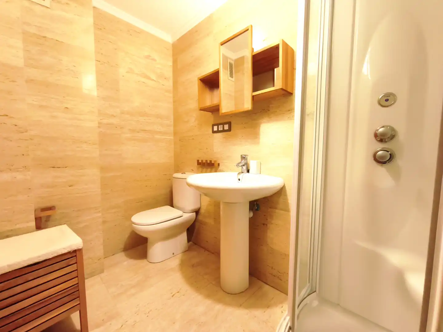 Bathroom of Flat for rent in  Logroño  with Heating, Parquet flooring and Storage room
