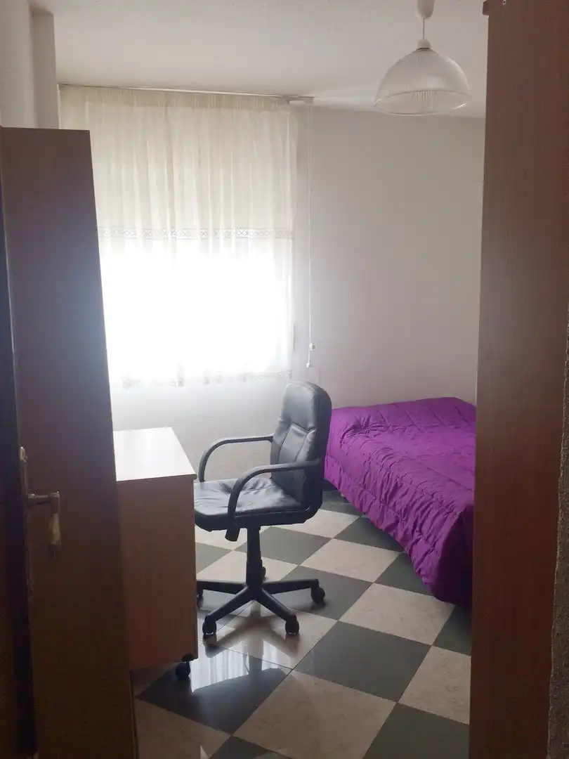 Wohnung mit Aufzug zur Miete in Calle Poeta Manuel de Góngora 13, imagen 2