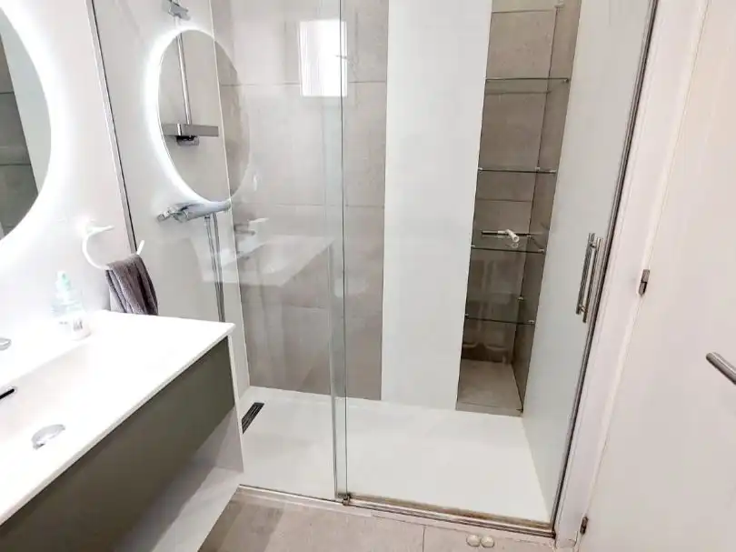 Baño de Piso de alquiler en Madrid con Aire acondicionado, Parquet y Amueblado
