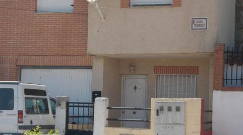 Foto 2 de Casa adosada en venta en Travesía Carretera Torrijos, Chozas de Canales, Toledo