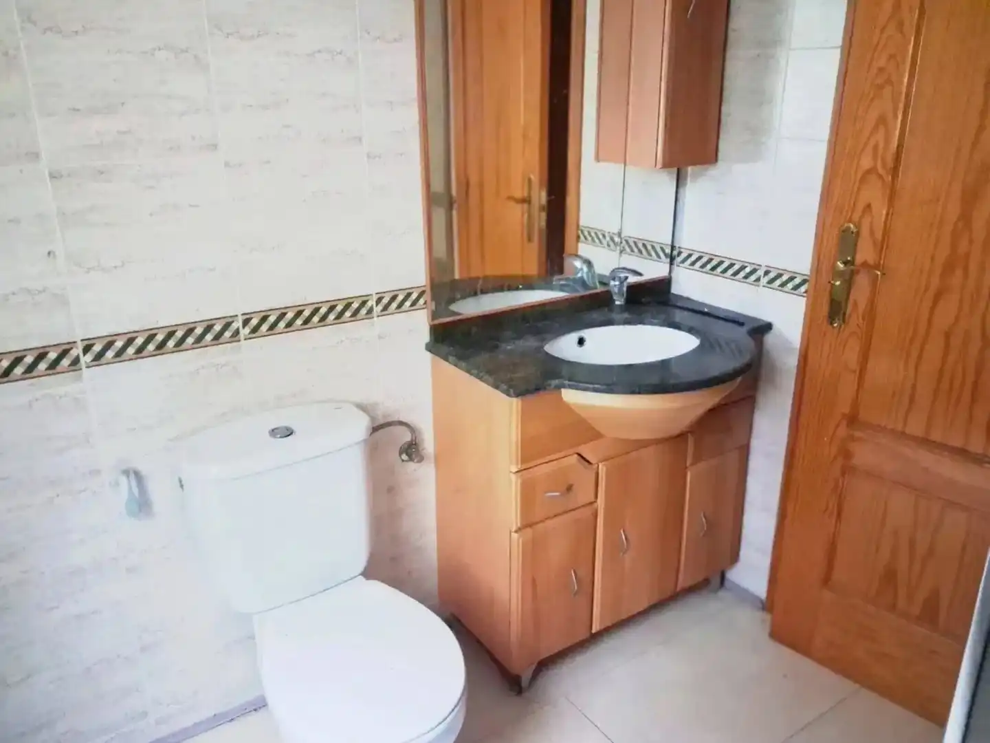 Bathroom of Flat for sale in Marchamalo  with Heating