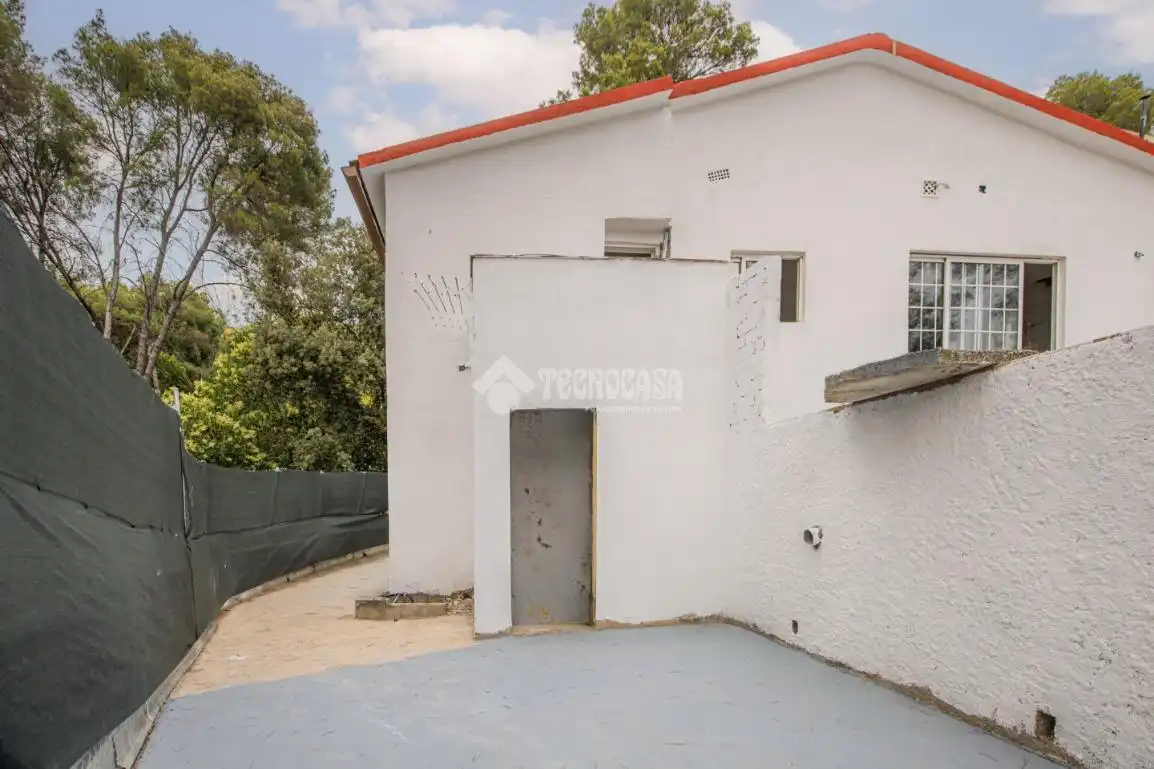 Vista exterior de Casa o xalet en venda en Rubí amb Aire condicionat i Terrassa