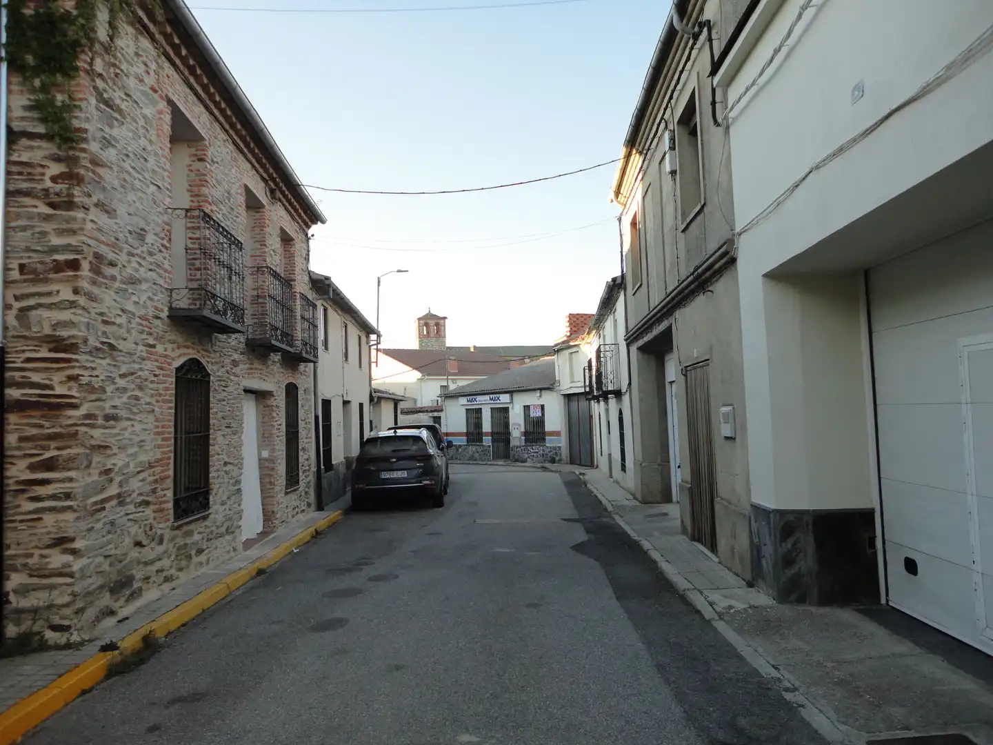 Vista exterior de Casa o xalet en venda en Bernardos amb Jardí privat, Terrassa i Piscina