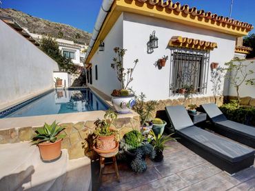 Chalet con piscina en venta en PERU