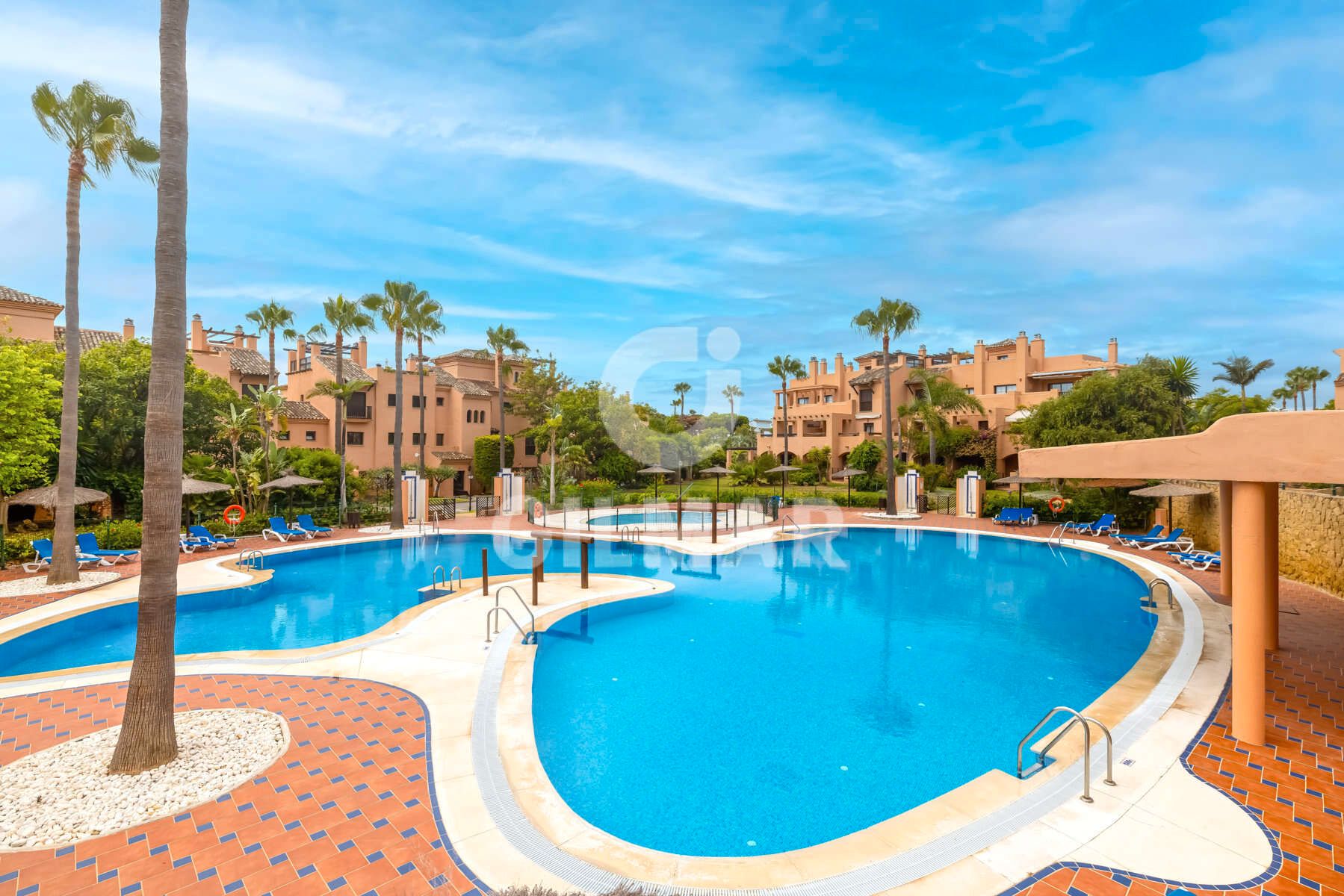 Jardí de Planta baixa en venda en Estepona amb Aire condicionat, Terrassa i Traster