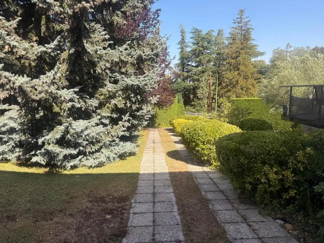 Jardí de Finca rústica en venda en El Espinar amb Calefacció, Jardí privat i Terrassa