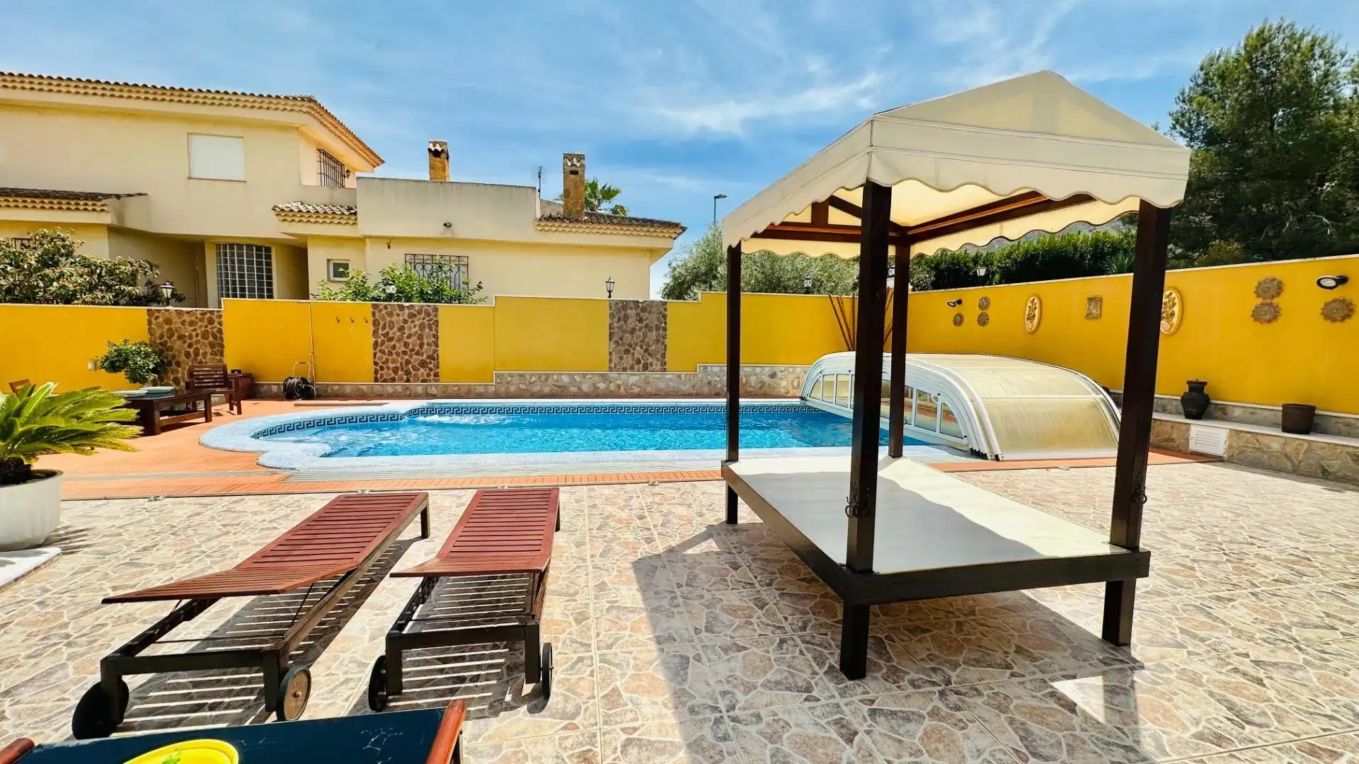 Piscina de Casa o xalet en venda en Orihuela amb Calefacció, Jardí privat i Terrassa