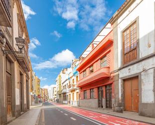 Vista exterior de Casa o xalet en venda en Las Palmas de Gran Canaria amb Terrassa i Balcó