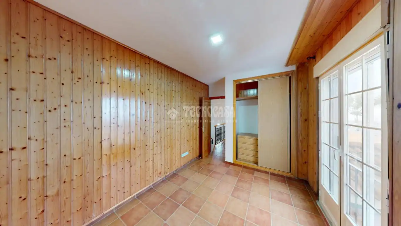 Casa adosada en venda en El Casar