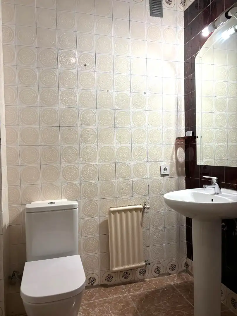 Baño de Piso en venta en Alcalá de Henares con Calefacción, Parquet y Terraza