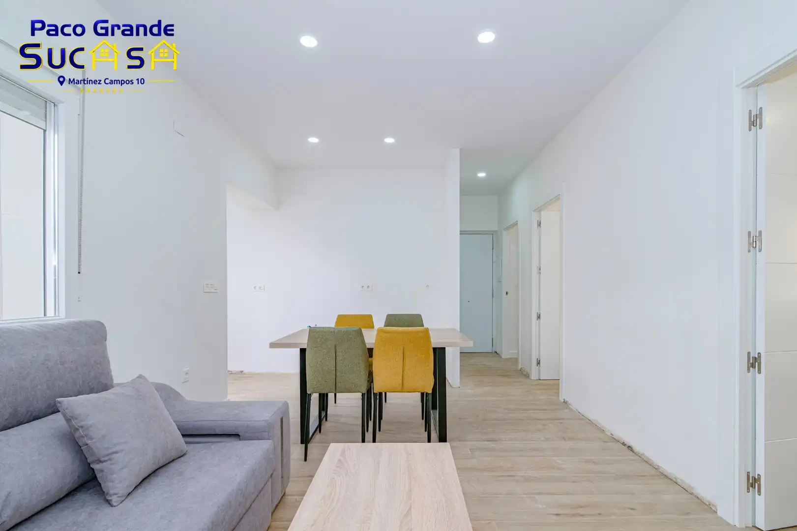 Sala d'estar de Pis en venda en Granada amb Terrassa i Moblat