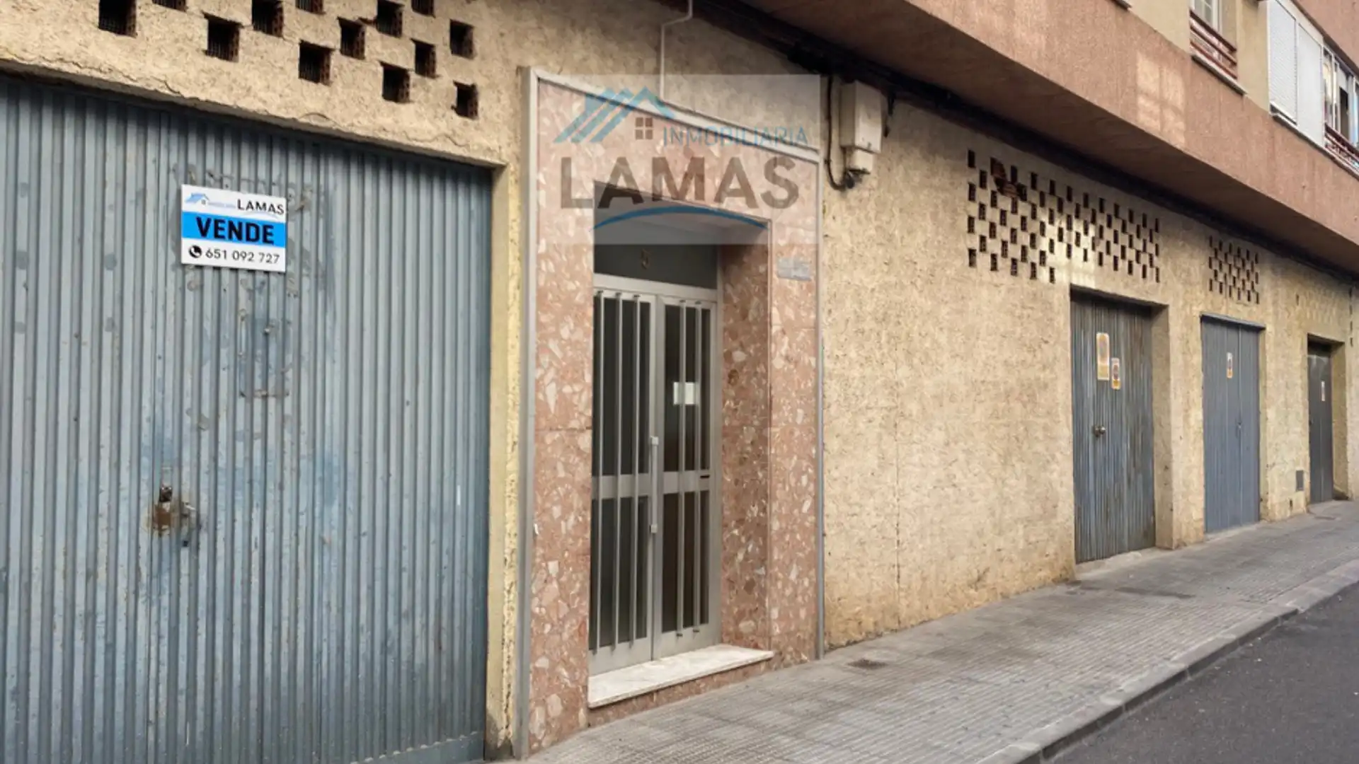 Vista exterior de Local en venta en Navalmoral de la Mata