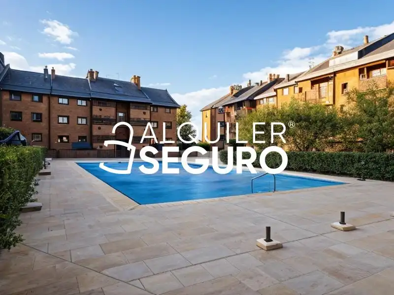 Piscina de Piso de alquiler en Pozuelo de Alarcón con Calefacción, Terraza y Trastero
