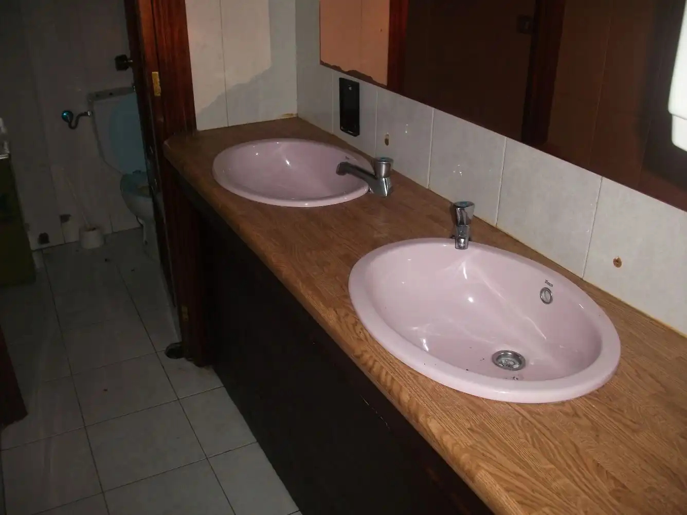 Baño de Local en venta en Vigo 