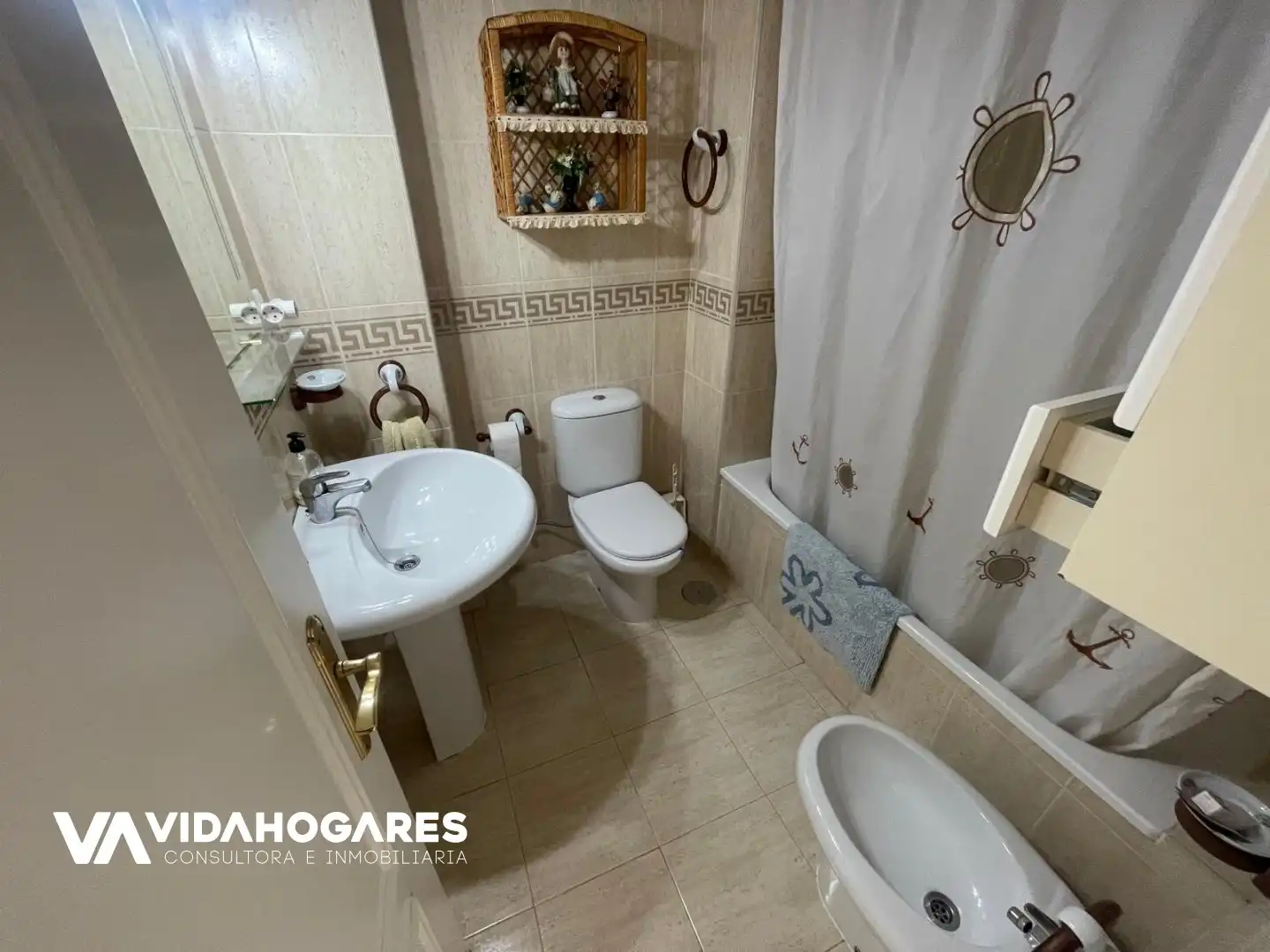 Bathroom of Flat for sale in Rota  with Terrace, Storage room and Swimming Pool