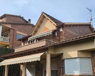 Vista exterior de Casa o xalet en venda en Corbera de Llobregat amb Jardí privat, Terrassa i Traster