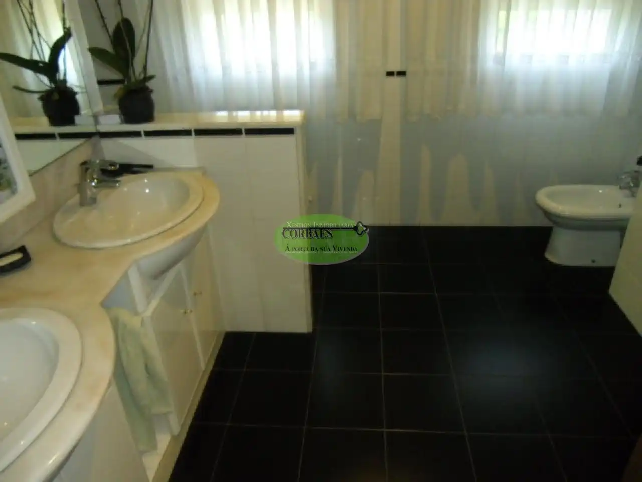 Bathroom of Houses for sale in Ourense Capital   with Heating, Private garden and Terrace