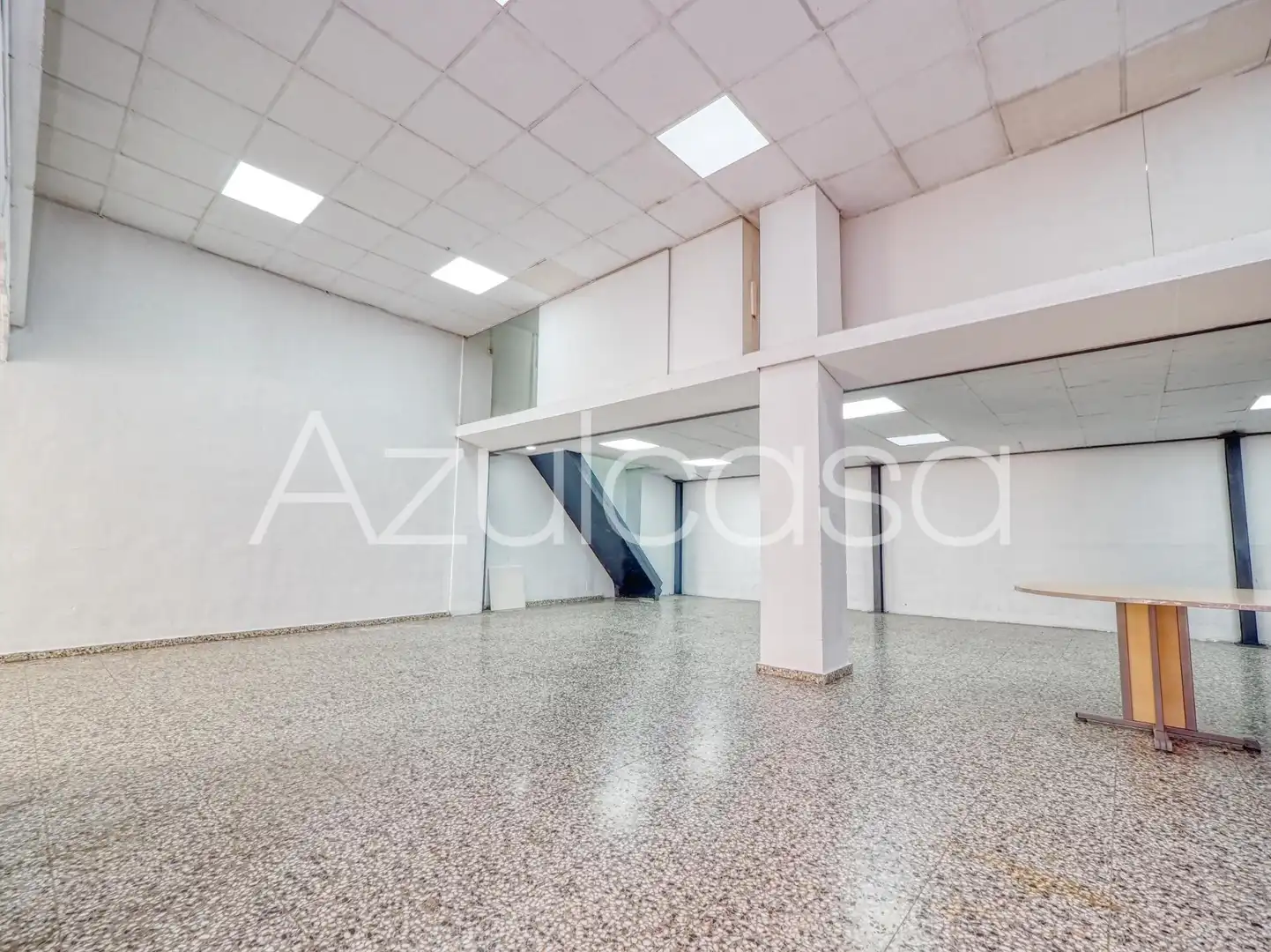 Commercial properties for sale in Alicante / Alacant  with Air Conditioner