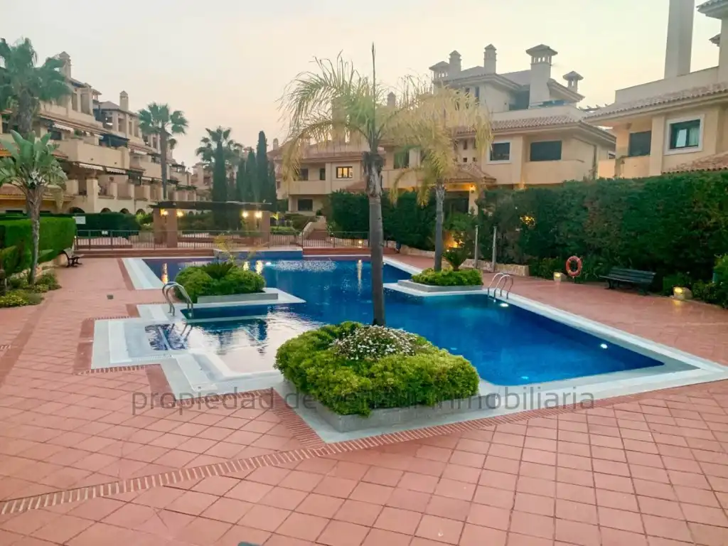 Piscina de Ático de alquiler en Águilas con Aire acondicionado, Jardín privado y Piscina