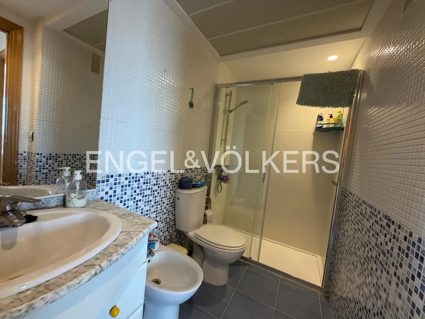 Bathroom of Flat for rent in Gandia  with Air Conditioner, Heating and Terrace