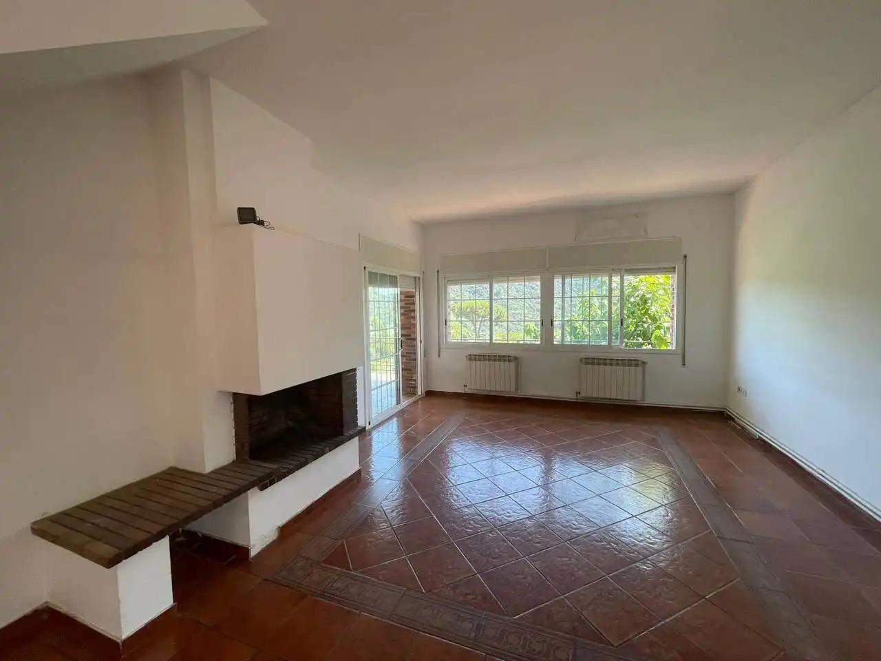 Sala de estar de Casa o chalet en venta en Vilanova del Vallès con Jardín privado