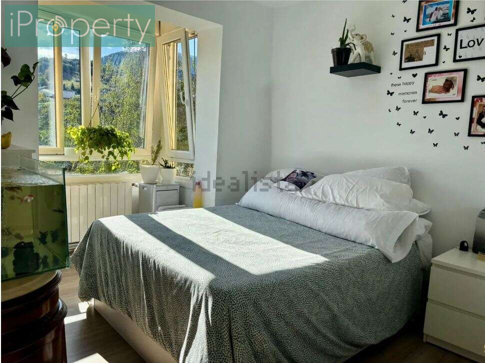 Bedroom of Flat for sale in Bilbao   with Heating and Furnished