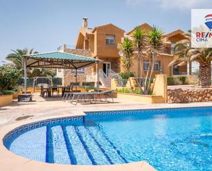 Piscina de Casa o xalet en venda en Cortes de Baza amb Aire condicionat, Calefacció i Jardí privat