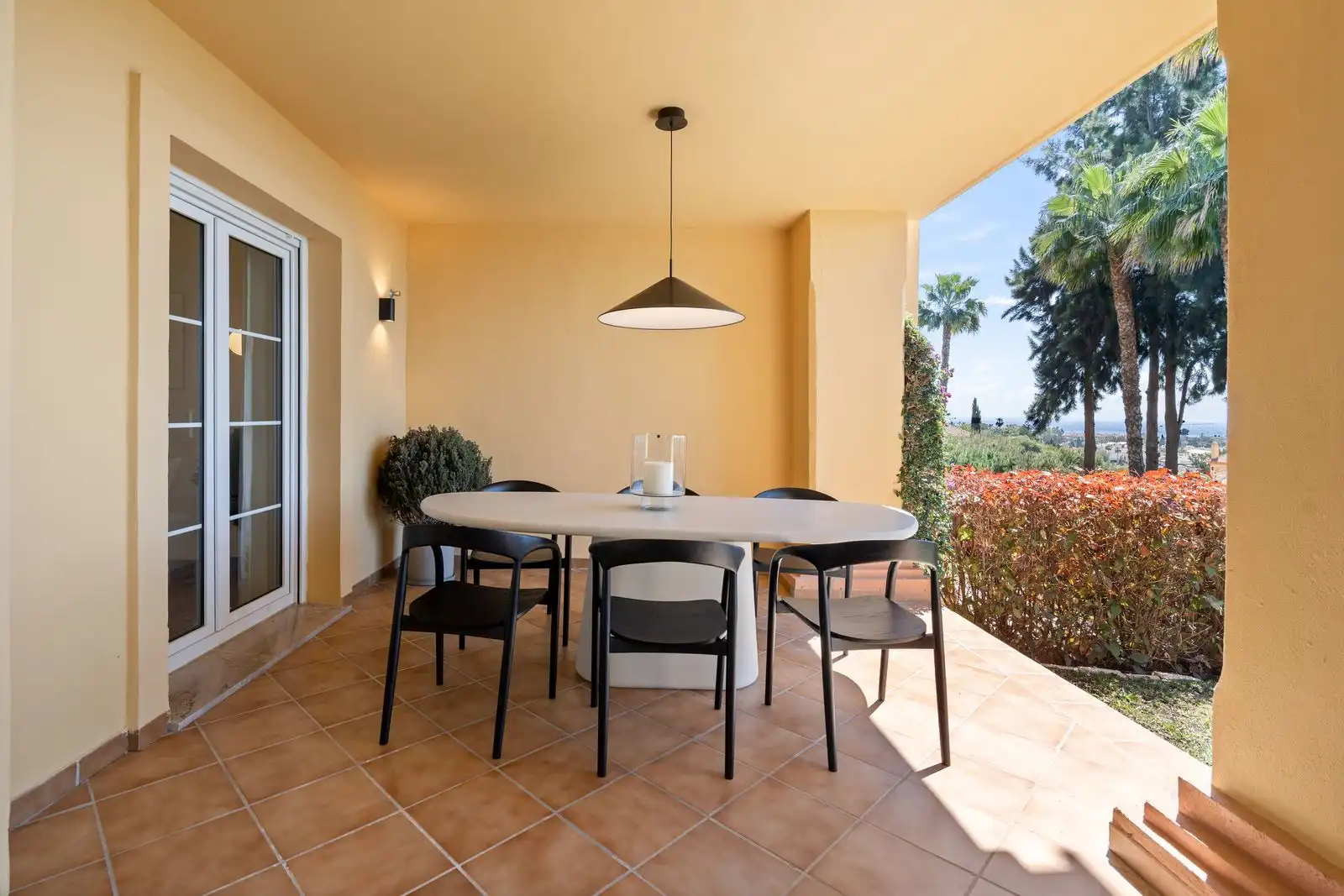 Terraza de Apartamento en venta en Marbella con Terraza, Amueblado y Piscina comunitaria
