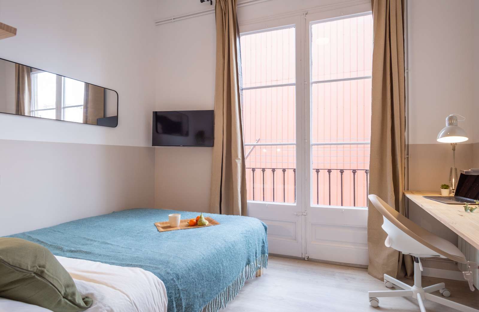 Bedroom of Flat to share in  Barcelona Capital  with Air Conditioner, Heating and Terrace