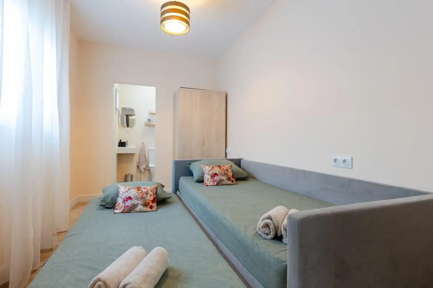 Habitación de Planta baja en venta en Torrevieja con Amueblado, Horno y Microondas