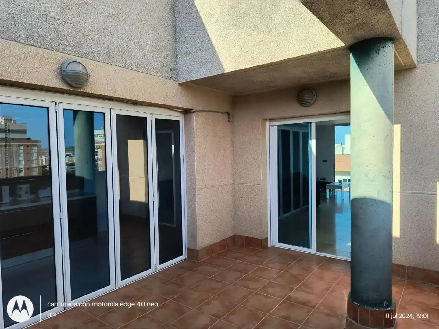 Terrasse von Dachboden zur Miete in Alicante / Alacant mit Klimaanlage, Schwimmbad und Balkon