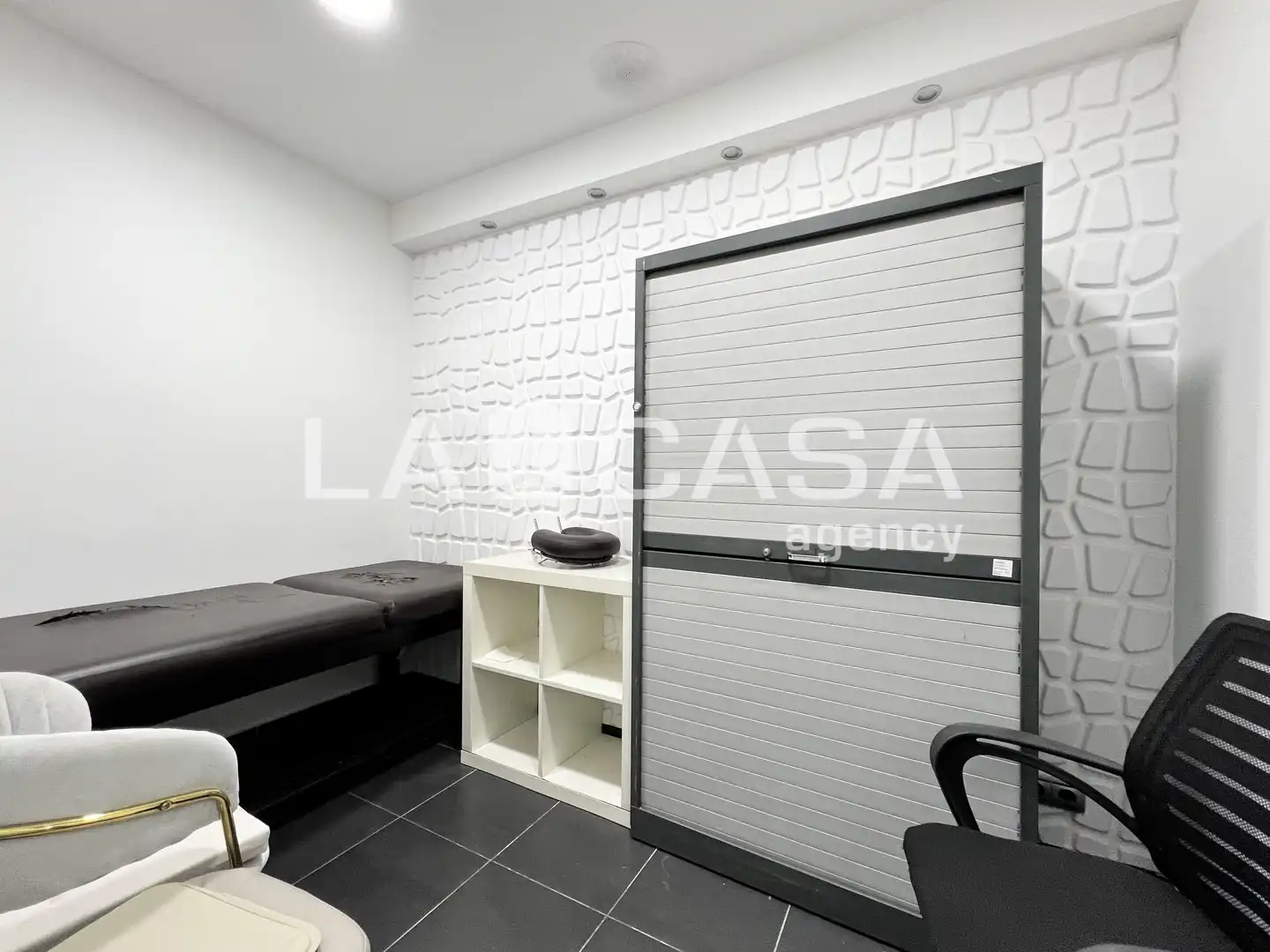 Business premises for sale in Carrer de Pi i Gibert, imagen 2