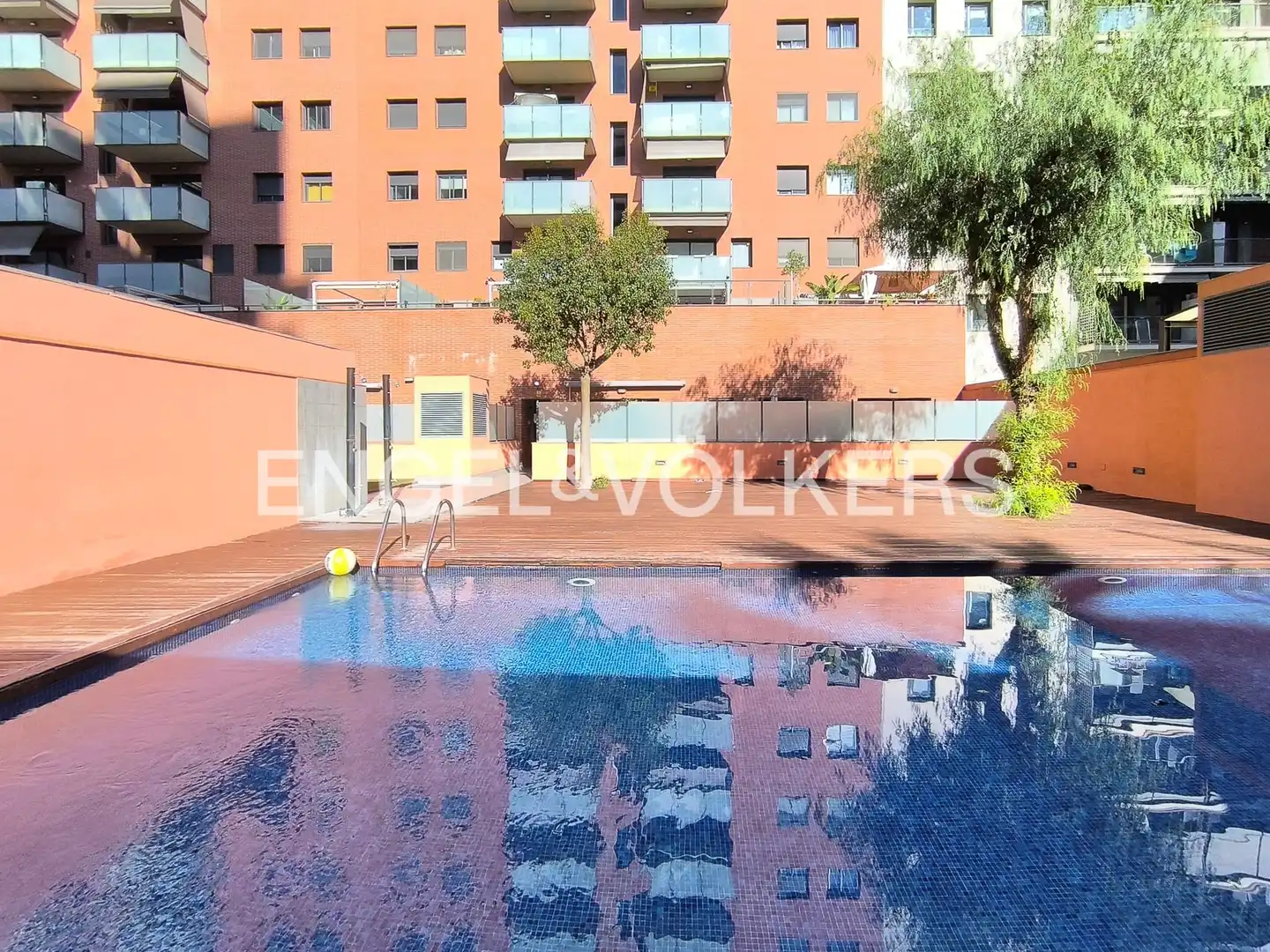 Piscina de Piso de alquiler en Barcelona con Aire acondicionado, Calefacción y Terraza