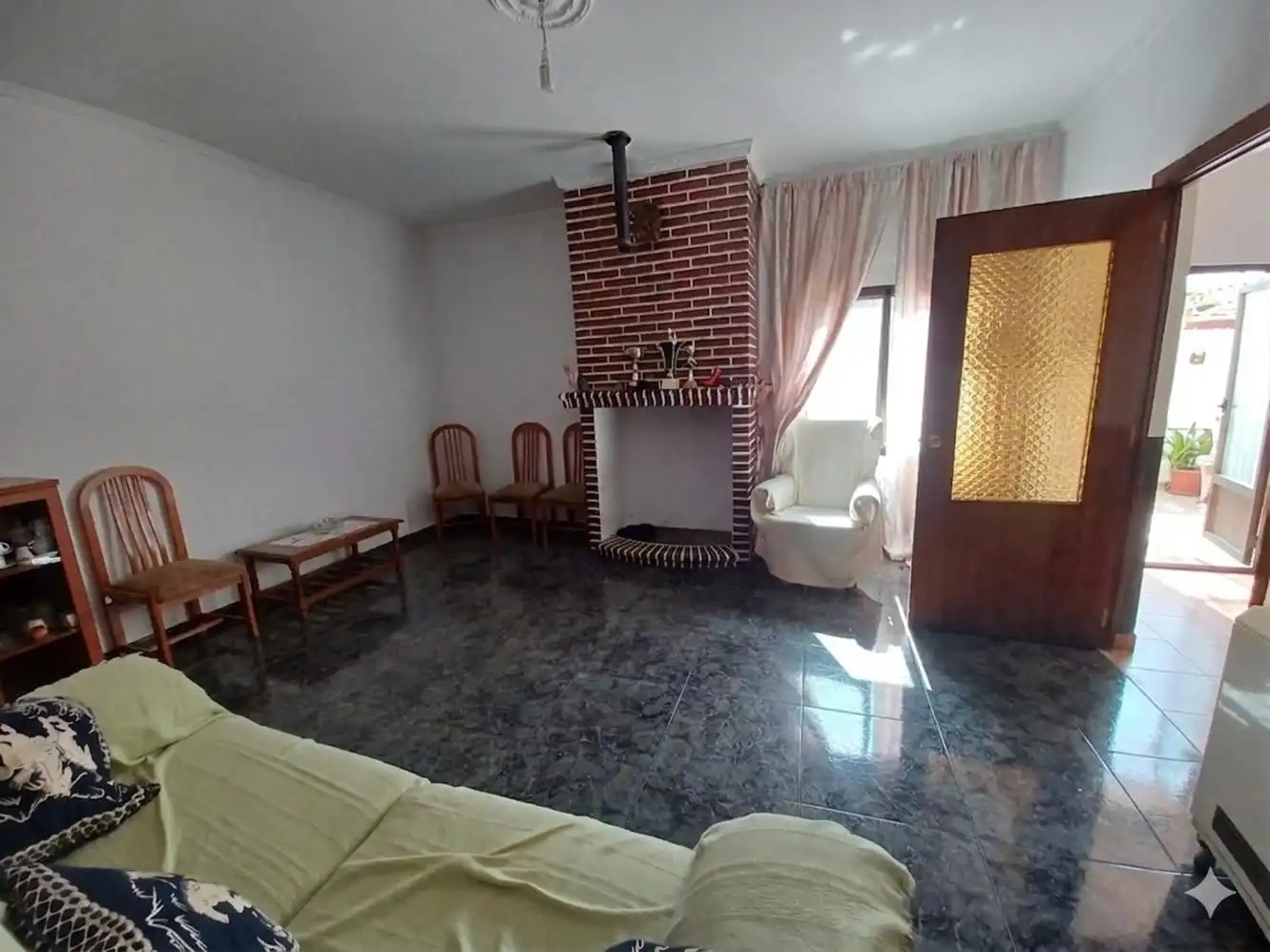 Sala d'estar de Casa o xalet en venda en Minaya amb Calefacció, Jardí privat i Traster