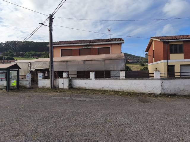 Casa-chalet en Venta en Poago