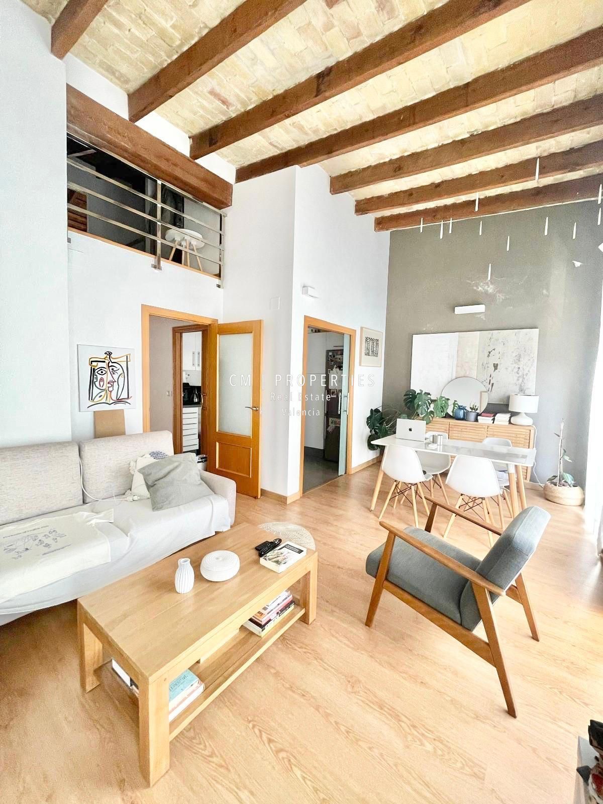 Sala d'estar de Dúplex de lloguer en  Valencia Capital amb Aire condicionat, Calefacció i Parquet