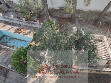 Villa con piscina in vendita a Baeza