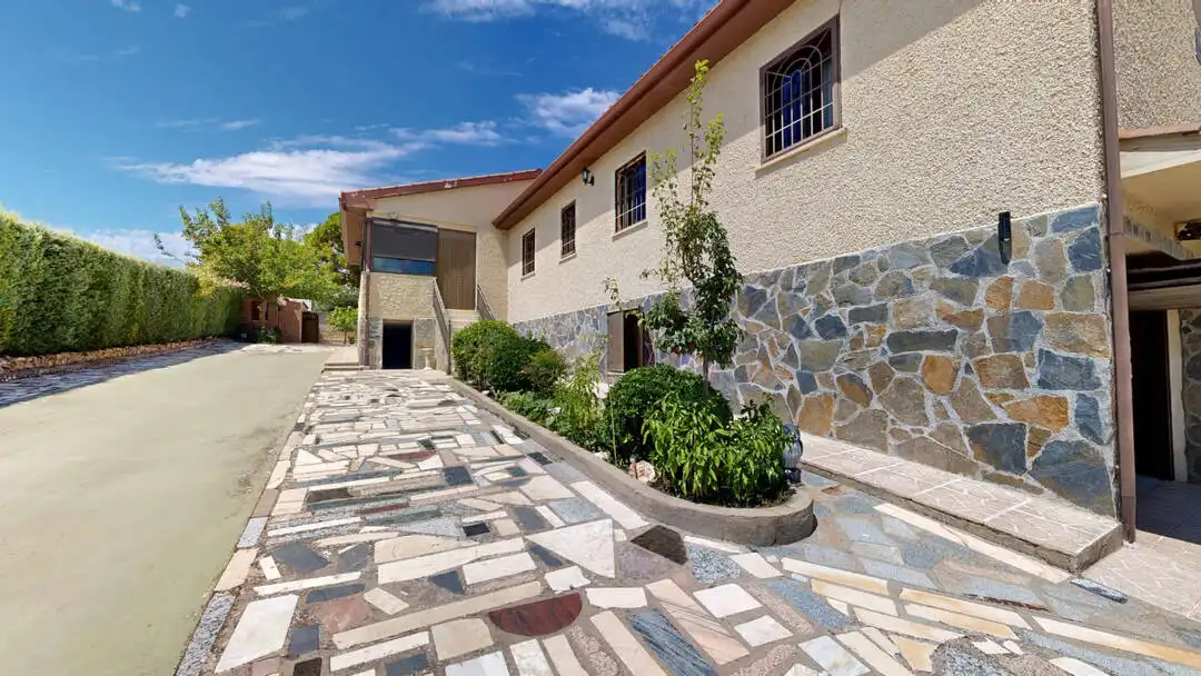 Vista exterior de Casa o chalet en venta en Valdelaguna con Aire acondicionado, Calefacción y Terraza