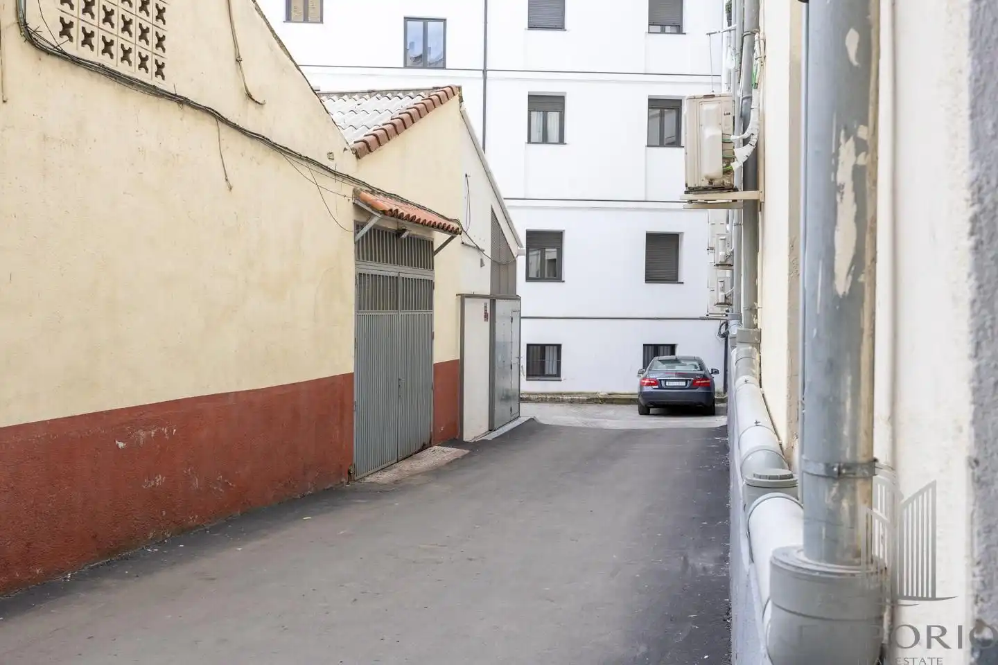 Parking de Local en venta en Madrid con Aire acondicionado