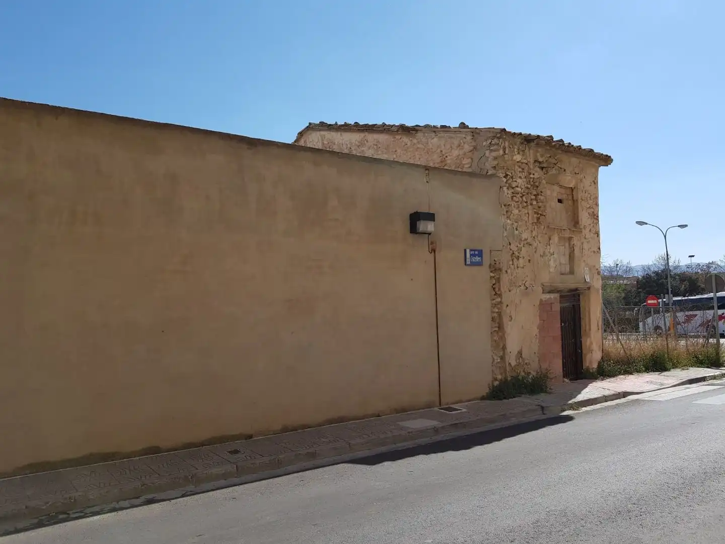 Vista exterior de Nave industrial en venta en L'Olleria