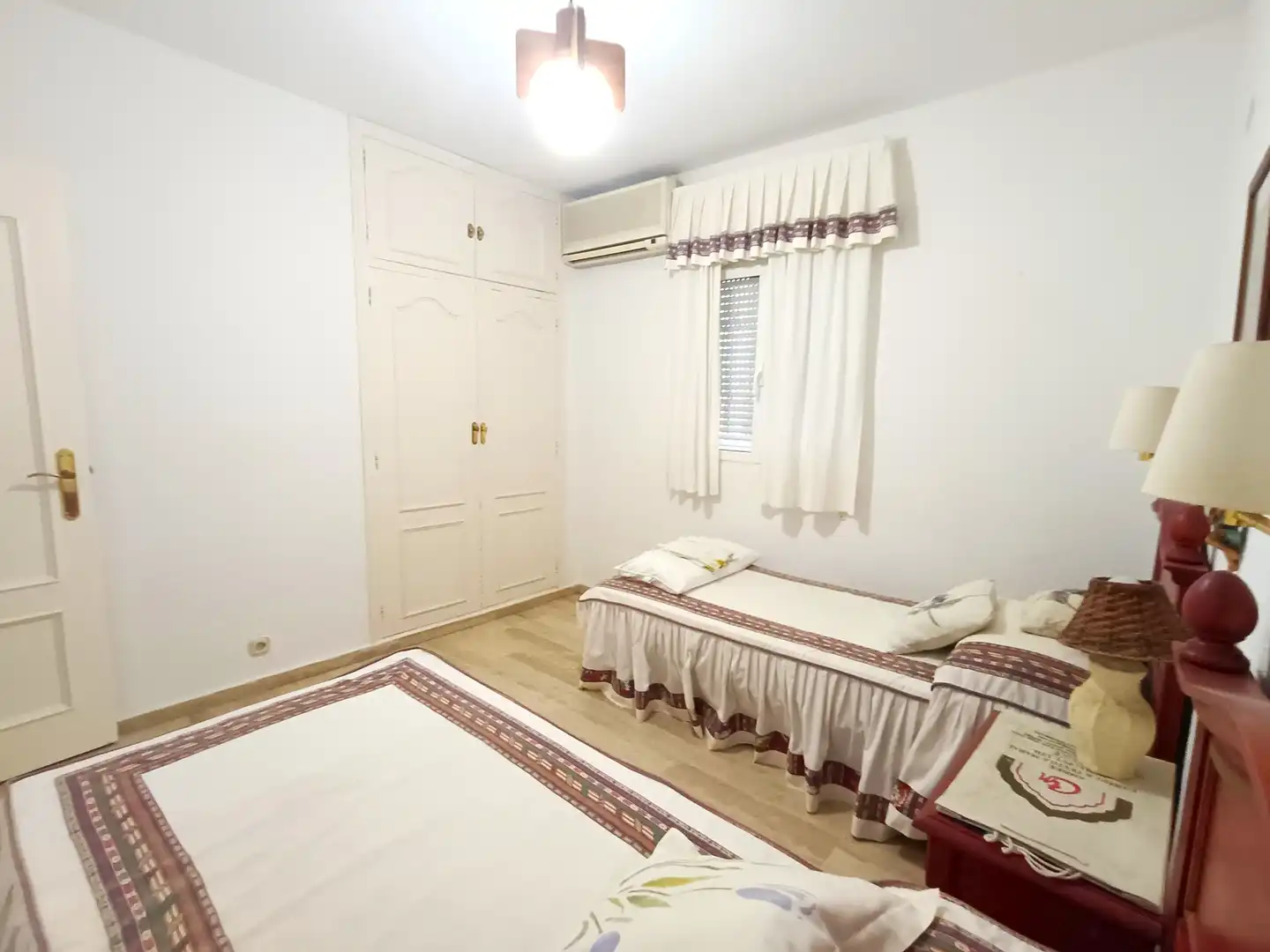 Habitación de Casa o chalet en venta en Espartinas con Aire acondicionado, Jardín privado y Terraza