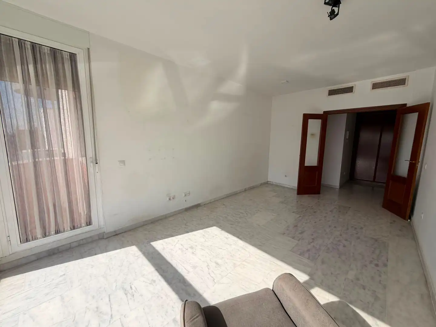 Sala de estar de Piso en venta en Sevilla con Aire acondicionado, Terraza y Piscina