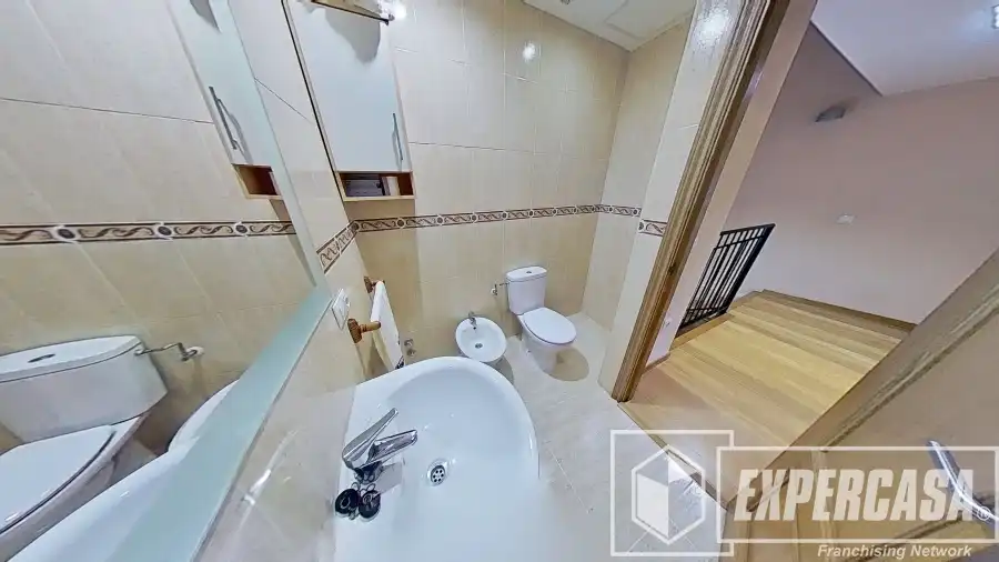Baño de Ático en venta en Beniparrell con Aire acondicionado, Parquet y Terraza