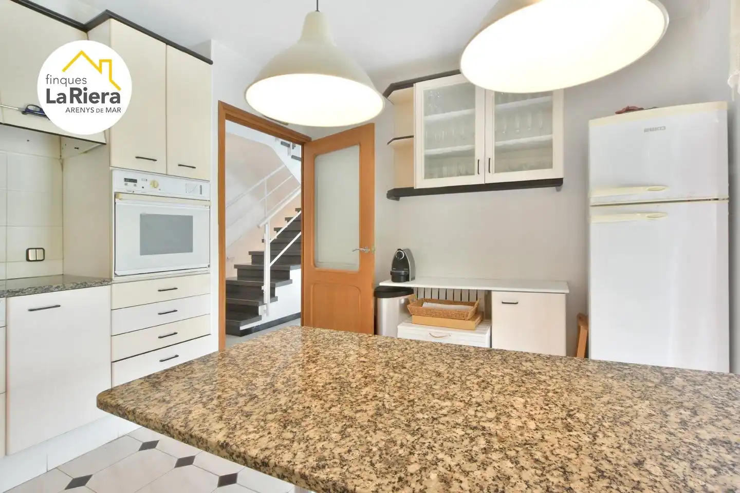 Küche von Haus oder Chalet zum Verkauf in Arenys de Munt mit Klimaanlage, Heizung und Privatgarten