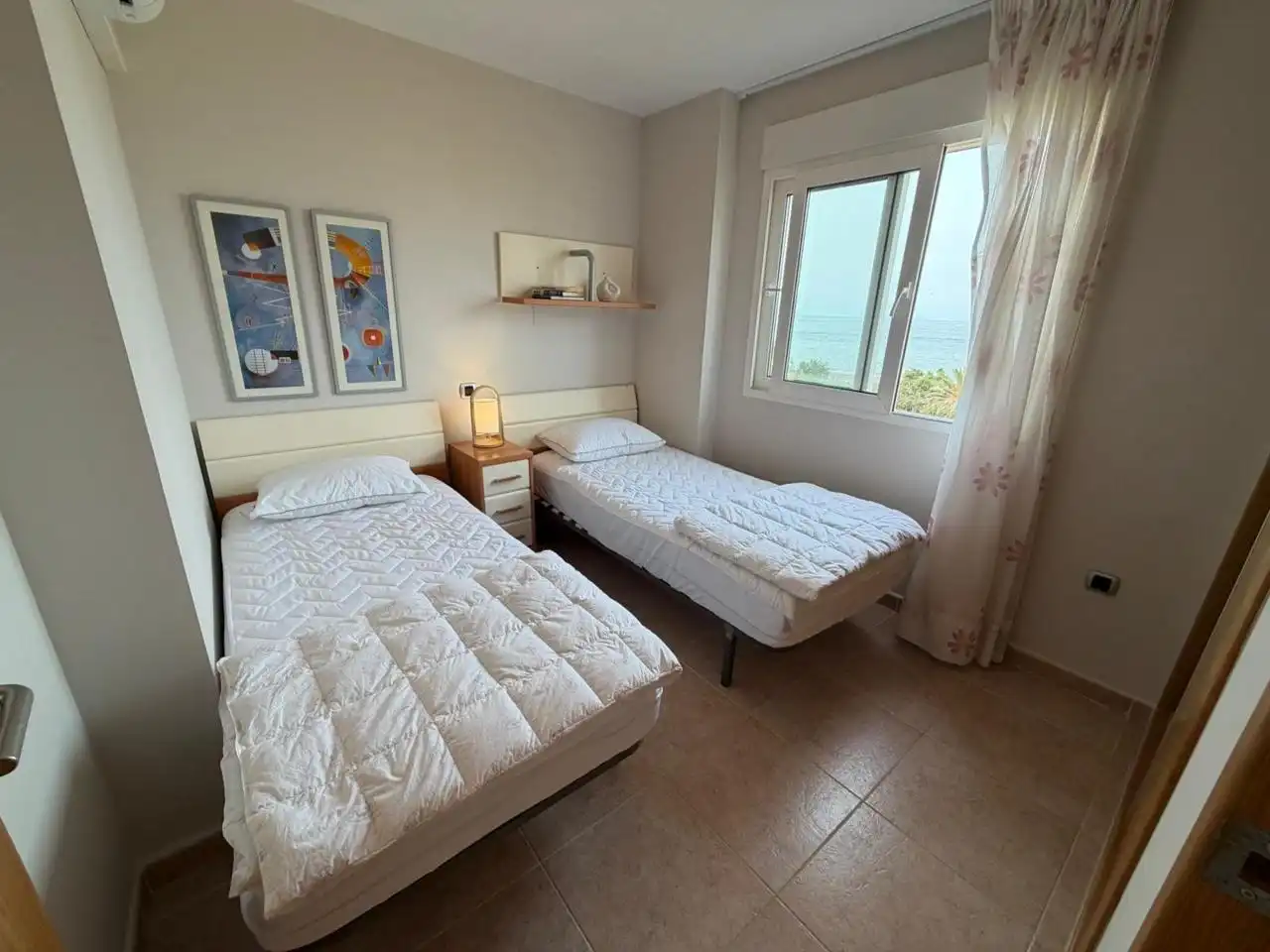 Habitación de Apartamento en venta en La Manga del Mar Menor con Aire acondicionado, Calefacción y Jardín privado