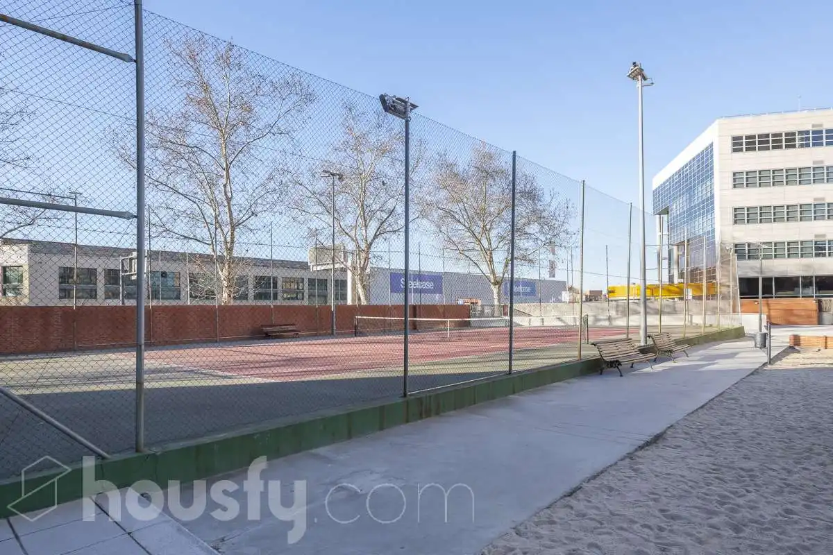 Vista exterior de Pis de lloguer en Madrid amb Calefacció, Parquet i Traster