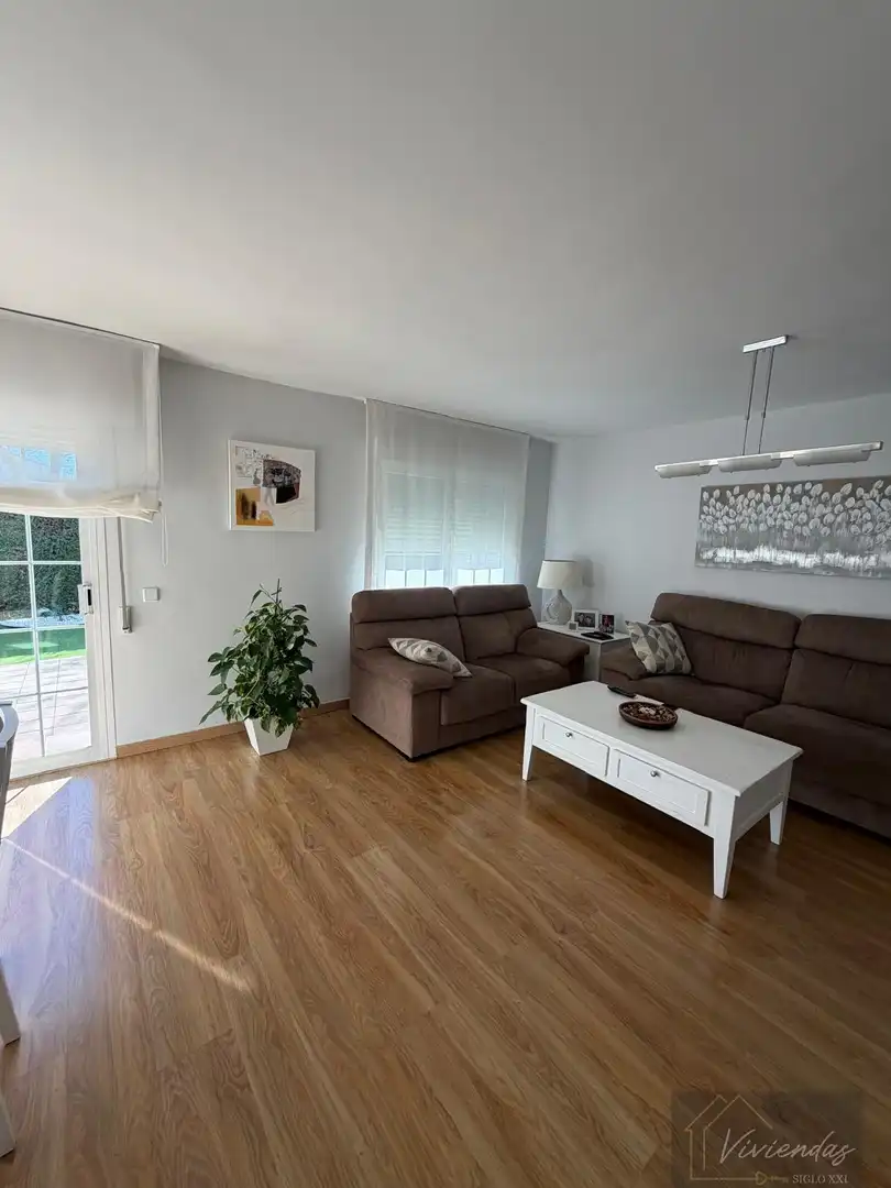 Sala de estar de Casa o chalet en venta en Boadilla del Monte con Aire acondicionado, Calefacción y Terraza